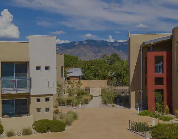 ABQ Uptown Apartments in Albuquerque, NM near I-40